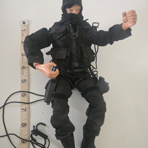 SWAT ACTION FIGURE - Picture 6 of 8